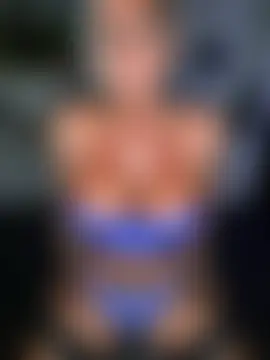 Big-Tits696969 – Naživo chatovacia miestnosť
