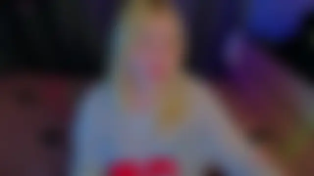 חדר צ'אט בשידור חי של unburnedgirl