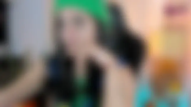 Anya_Volkov – Naživo chatovacia miestnosť