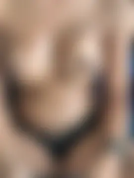 Živá chatovací místnost Alittleasiangirl