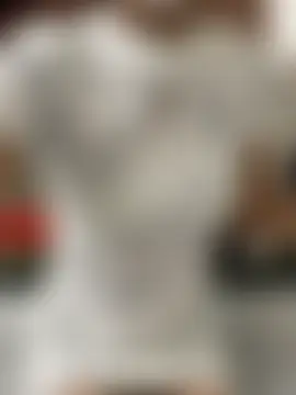 Chat soba uživo modela NINA2102