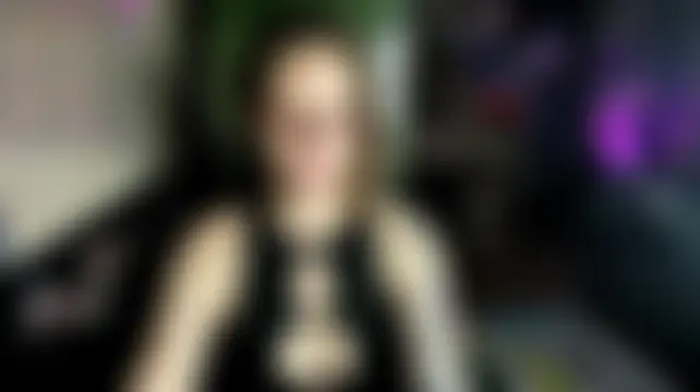 LisaFoxy_y Adlı Modelin Canlı Sohbet Odası