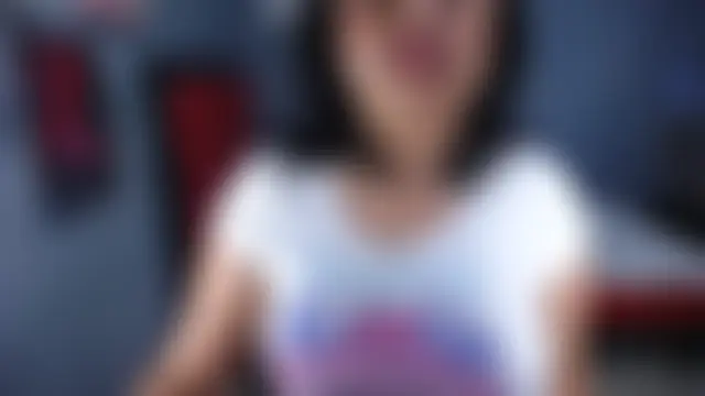 Sweettei Adlı Modelin Canlı Sohbet Odası