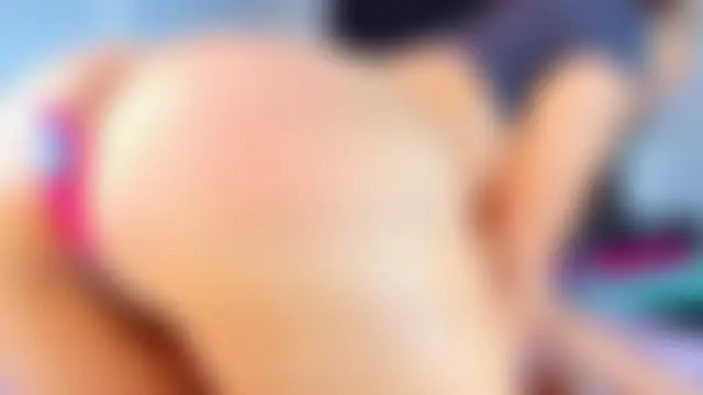 חדר צ'אט בשידור חי של AlyaThompson
