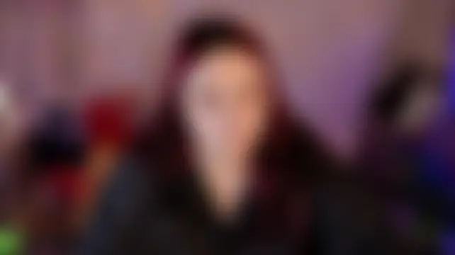 Mia_R0ss Adlı Modelin Canlı Sohbet Odası