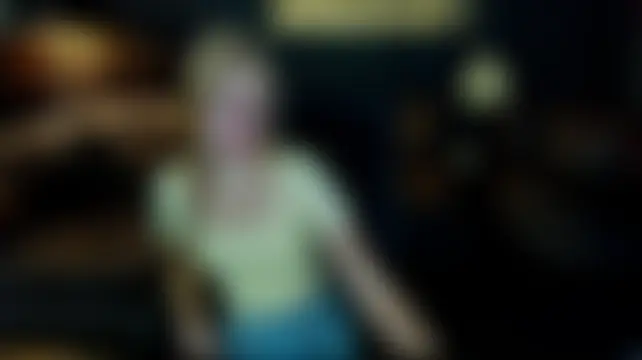 Alina_Blonde élő chatszobája