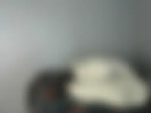 Taraj_thee_thick Adlı Modelin Canlı Sohbet Odası