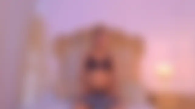 EmyLowels live-chat rom