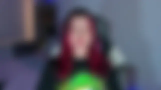 OphelianaRose33 Adlı Modelin Canlı Sohbet Odası