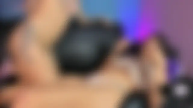 Chat soba uživo modela Cinamon_Roll_