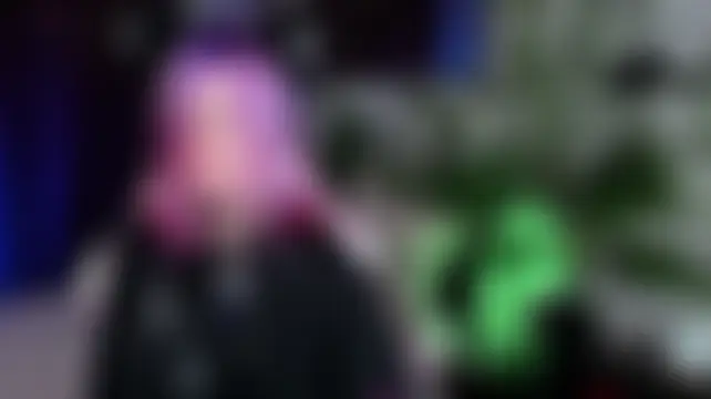 Miiu_miiu élő chatszobája
