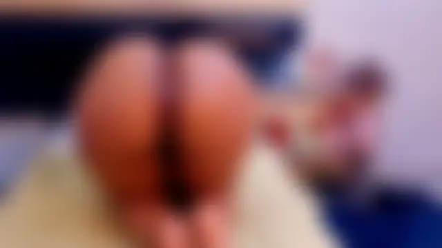GiantBootyMilf 离线聊天室