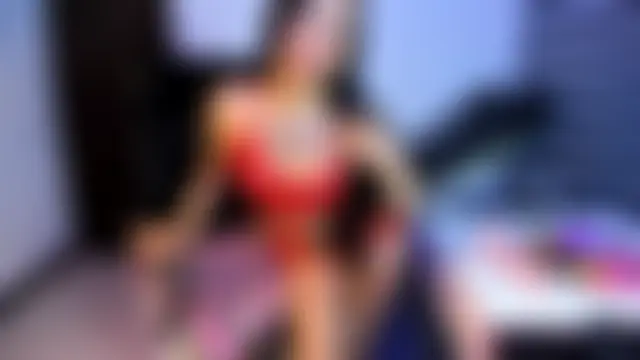 غرفة دردشة CharlotePetite_ المباشرة
