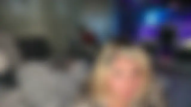 XXX chat uživo modela Monageil