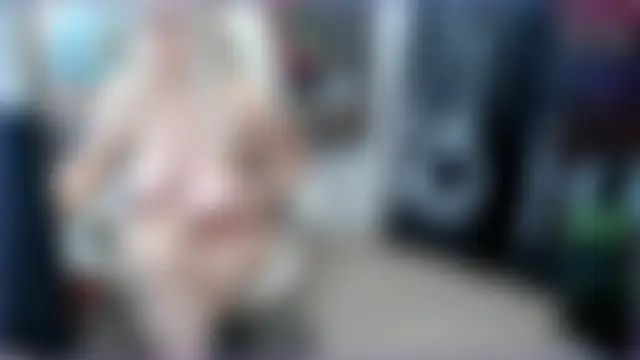 EllyBigBoobs' Live XXX Chat