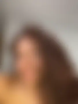 חדר צ'אט בשידור חי של CurlyOopsies