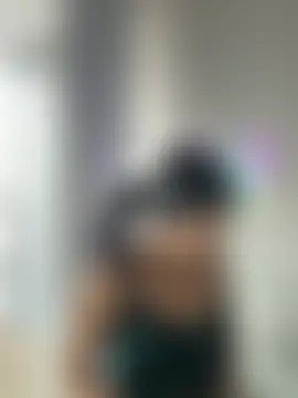 Nahomi_roussen Live chat-huone