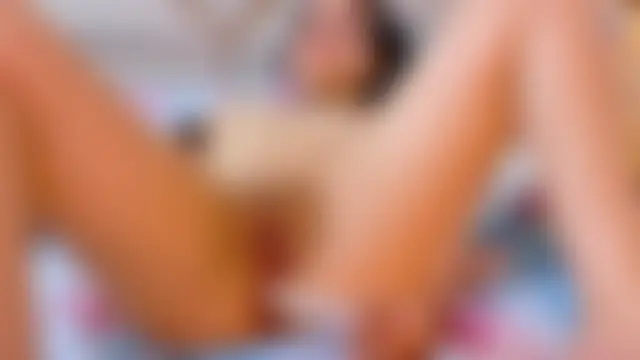 Sluttyandmature élő chatszobája