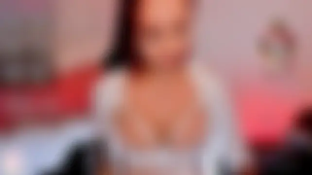 lucy_beatifull élő chatszobája