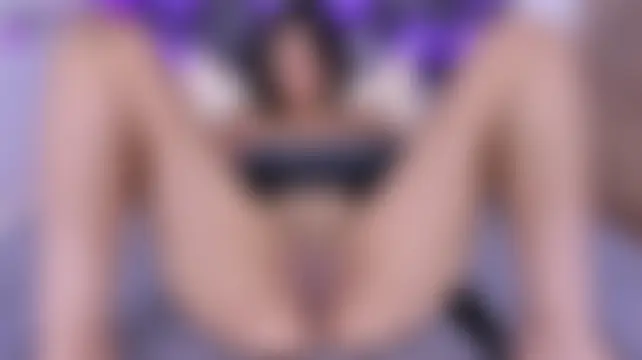 חדר צ'אט בשידור חי של LunaRossie1_