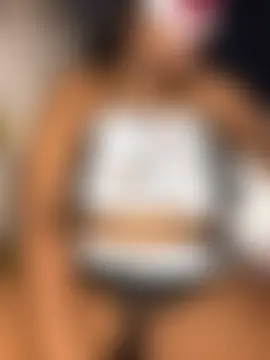 غرفة دردشة BIGMAMA011 المباشرة