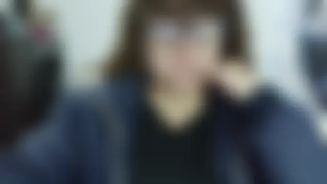 curly_greeneyed's Live XXX Chat