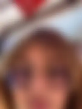 Emily_fiori Adlı Modelin Canlı Sohbet Odası