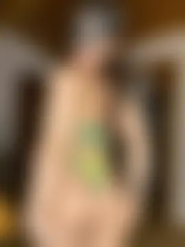Megan30: δωμάτιο απευθείας συνομιλίας