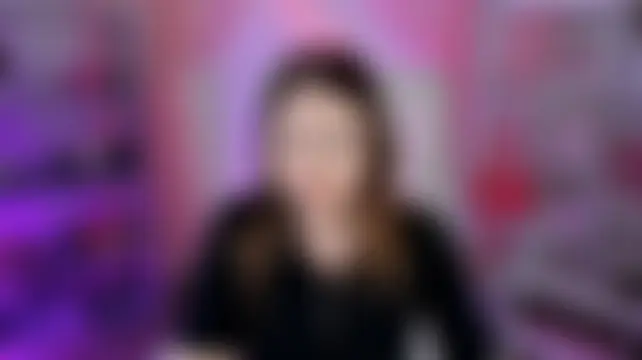 ElaraWynne's Live Chat Room