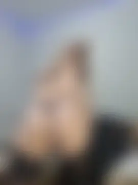 Pertunjukan Kamera Web VChelsiV