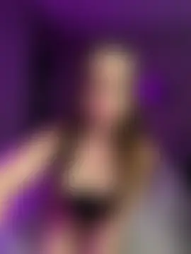 Lizzie_Castillo – Naživo chatovacia miestnosť