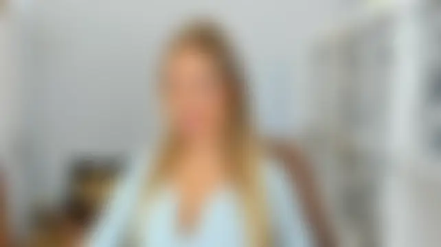 AulloraHoney Adlı Modelin Canlı XXX Sohbeti