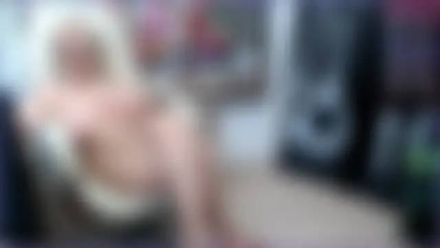 EllyBigBoobs' Live XXX Chat