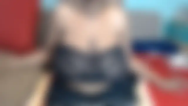 bustykelly's Live XXX Chat