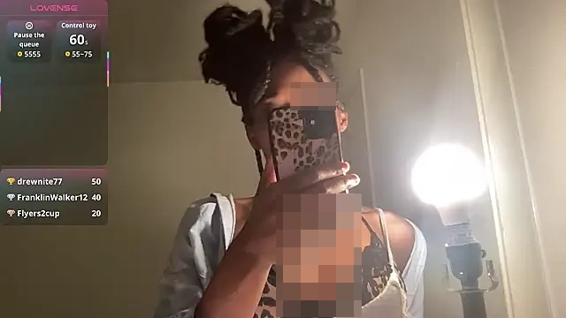 maskedgirl5005's Webcam Show