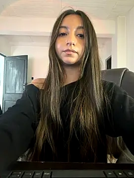 aly_golden_'s Webcam Show
