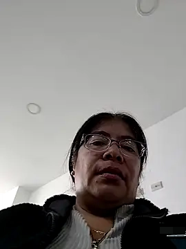 __valentina18's Webcam Show