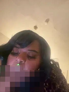 sweetkurves' Webcam Show