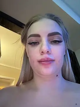 HugeBoobsAlice's Webcam Show