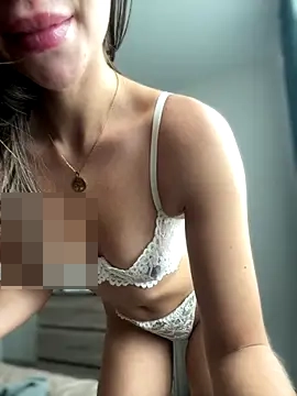 tina1your1's Webcam Show