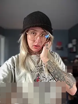 EllieELf's Webcam Show