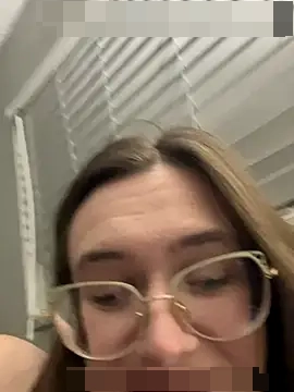 NaughtyNerdyWifey's Webcam Show