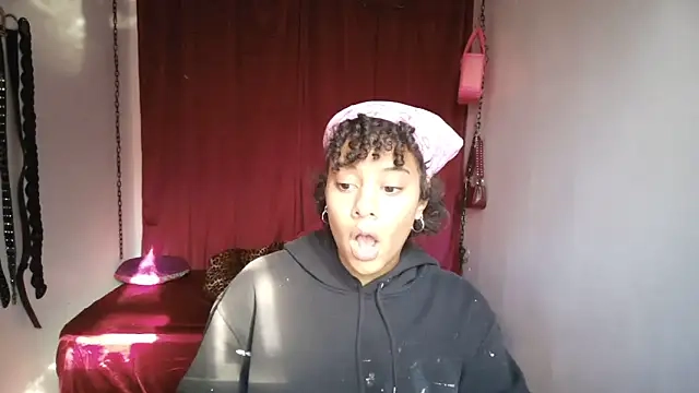 PrettyLittleProblem's Webcam Show