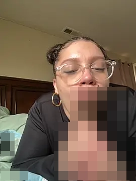 QueenNuttCollector's Webcam Show