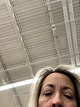 Cherry-red-xo's Webcam Show