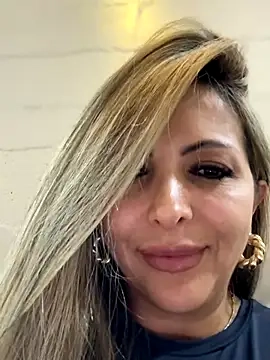 _Abril-Office1's Webcam Show