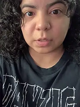 kimmiakiss22's Webcam Show