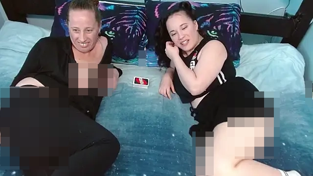 ShyAndHappyCdns' Webcam Show