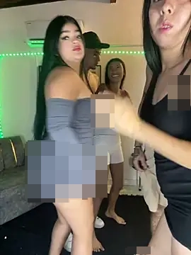 royalgirls_x's Webcam Show