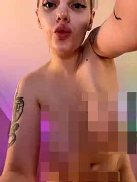 HugeBoobsAlice's Webcam Show